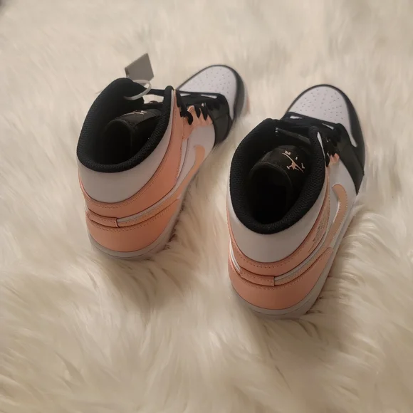Air Jordans 1 Mid Crimson Tint/White-Black Size 8 Men